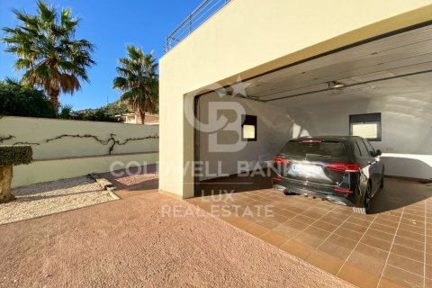 Villa de 5 dormitorios en venta en Pau, Gerona, Cataluña, Spain № 5811 - foto 25