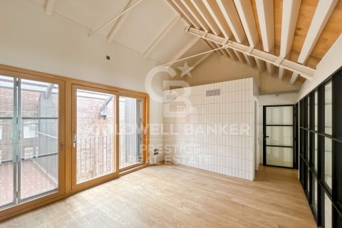 Dúplex de 2 dormitorios en venta en Barcelona, Cataluña, Spain № 5809 - foto 24