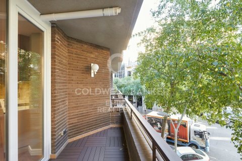 Apartamento de 3 dormitorios en venta en Barcelona, Cataluña, Spain № 5806 - foto 9
