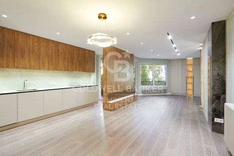 Apartamento de 3 dormitorios en venta en Barcelona, Cataluña, Spain № 5806 - foto 2