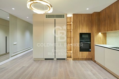 Apartamento de 3 dormitorios en venta en Barcelona, Cataluña, Spain № 5806 - foto 5
