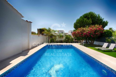 Сasa de 3 dormitorios en venta en Empuriabrava, Gerona, Cataluña, Spain № 6002 - foto 6