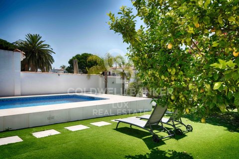 Сasa de 3 dormitorios en venta en Empuriabrava, Gerona, Cataluña, Spain № 6002 - foto 10
