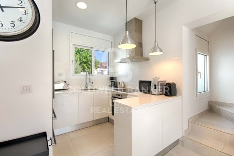 Сasa de 3 dormitorios en venta en Empuriabrava, Gerona, Cataluña, Spain № 6002 - foto 21