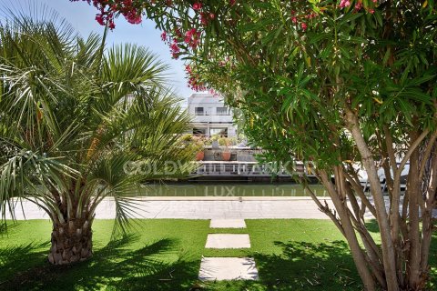 Сasa de 3 dormitorios en venta en Empuriabrava, Gerona, Cataluña, Spain № 6002 - foto 11