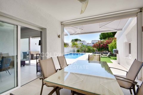 Сasa de 3 dormitorios en venta en Empuriabrava, Gerona, Cataluña, Spain № 6002 - foto 24