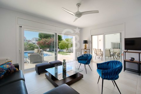 Сasa de 3 dormitorios en venta en Empuriabrava, Gerona, Cataluña, Spain № 6002 - foto 14