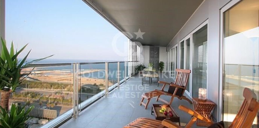 4 bedrooms apartment for sale in Barcelona, Catalonia, Spain № 5999
