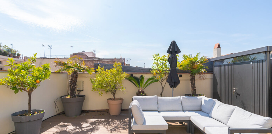 Apartamento de 3 dormitorios en venta en Barcelona, Cataluña, Spain № 1582
