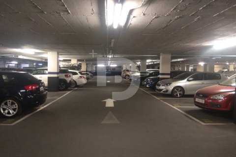 Propiedad comercial de 8512 m² en venta en Sants-Montjuïc, Barcelona, Cataluña, Spain № 4544
