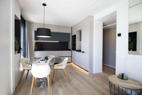 Apartamento de 3 dormitorios en venta en Esplugues de Llobregat, Barcelona, Cataluña, Spain № 4618 - foto 2