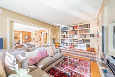 5 bedrooms apartment for sale in Barcelona, Catalonia, Spain № 2840 - photo 4