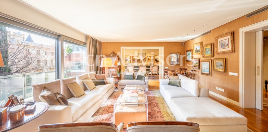 5 bedrooms apartment for sale in Barcelona, Catalonia, Spain № 2840