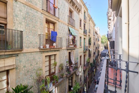 Apartamento de 2 dormitorios en venta en Ciudad Vieja, Barcelona, Cataluña, Spain № 2839 - foto 5