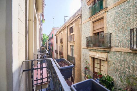 Apartamento de 2 dormitorios en venta en Ciudad Vieja, Barcelona, Cataluña, Spain № 2839 - foto 4