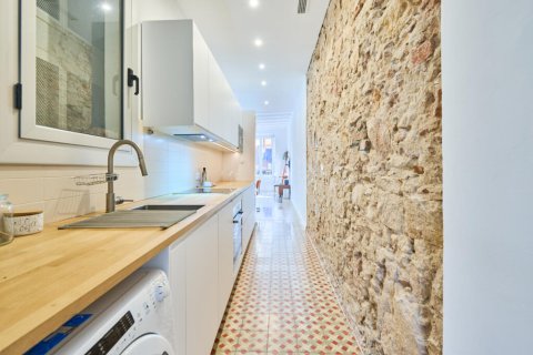 Apartamento de 2 dormitorios en venta en Ciudad Vieja, Barcelona, Cataluña, Spain № 2839 - foto 12