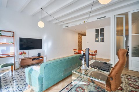 Apartamento de 2 dormitorios en venta en Ciudad Vieja, Barcelona, Cataluña, Spain № 2839 - foto 8