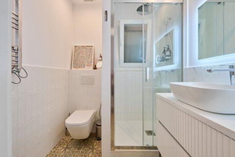 Apartamento de 2 dormitorios en venta en Ciudad Vieja, Barcelona, Cataluña, Spain № 2839 - foto 29