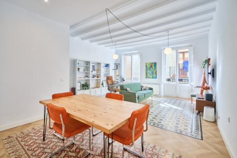Apartamento de 2 dormitorios en venta en Ciudad Vieja, Barcelona, Cataluña, Spain № 2839 - foto 2