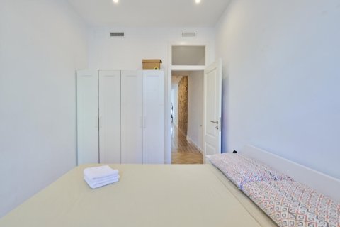 Apartamento de 2 dormitorios en venta en Ciudad Vieja, Barcelona, Cataluña, Spain № 2839 - foto 23