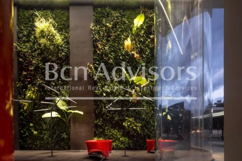 Apartamento de 3 dormitorios en venta en Barcelona, Cataluña, Spain № 2841 - foto 19