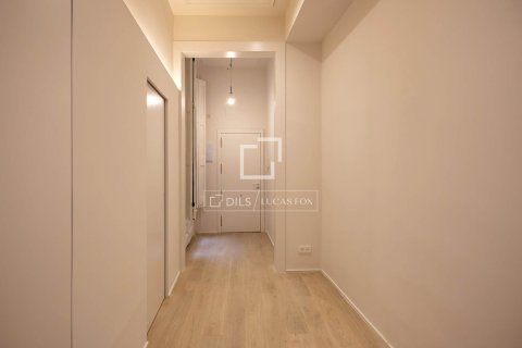 Apartamento de 2 dormitorios en venta en Barcelona, Cataluña, Spain № 6385 - foto 22