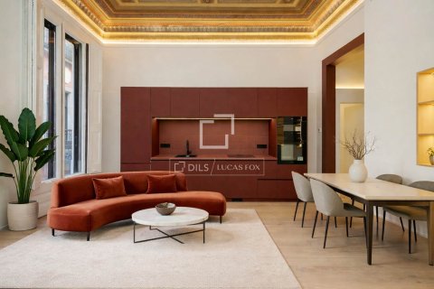 Apartamento de 2 dormitorios en venta en Barcelona, Cataluña, Spain № 6385 - foto 24
