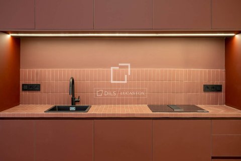 Apartamento de 2 dormitorios en venta en Barcelona, Cataluña, Spain № 6385 - foto 4