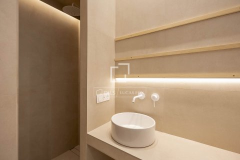 Apartamento de 2 dormitorios en venta en Barcelona, Cataluña, Spain № 6385 - foto 16