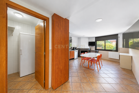 Сasa de 7 dormitorios en venta en Llica D'amunt, Barcelona, Cataluña, Spain № 8431 - foto 8