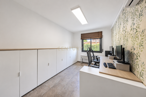 Сasa de 7 dormitorios en venta en Llica D'amunt, Barcelona, Cataluña, Spain № 8431 - foto 16