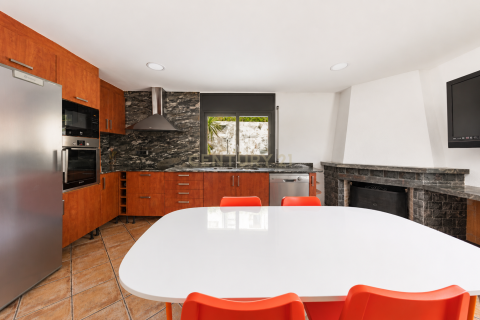 Сasa de 7 dormitorios en venta en Llica D'amunt, Barcelona, Cataluña, Spain № 8431 - foto 10