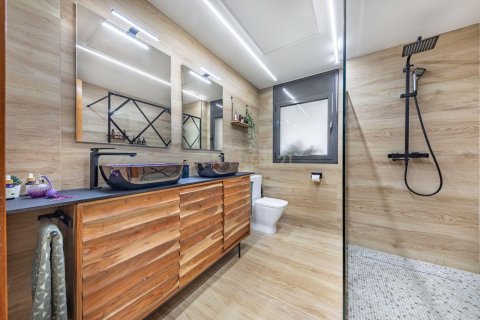 Сasa de 7 dormitorios en venta en Llica D'amunt, Barcelona, Cataluña, Spain № 8431 - foto 13
