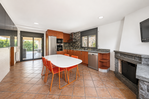 Сasa de 7 dormitorios en venta en Llica D'amunt, Barcelona, Cataluña, Spain № 8431 - foto 9