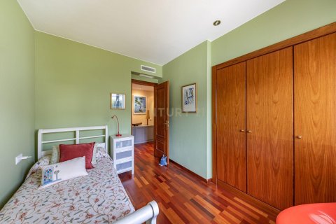 Сasa de 4 dormitorios en venta en Cabrils, Barcelona, Cataluña, Spain № 8429 - foto 28
