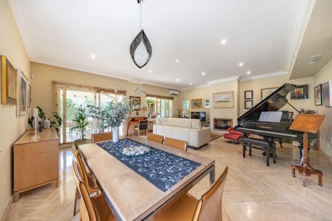 Сasa de 4 dormitorios en venta en Cabrils, Barcelona, Cataluña, Spain № 8429 - foto 18