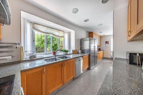 Сasa de 4 dormitorios en venta en Cabrils, Barcelona, Cataluña, Spain № 8429 - foto 10