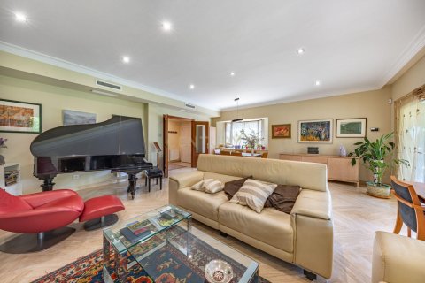 Сasa de 4 dormitorios en venta en Cabrils, Barcelona, Cataluña, Spain № 8429 - foto 15