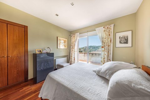 Сasa de 4 dormitorios en venta en Cabrils, Barcelona, Cataluña, Spain № 8429 - foto 25