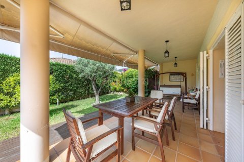 Сasa de 4 dormitorios en venta en Cabrils, Barcelona, Cataluña, Spain № 8429 - foto 3