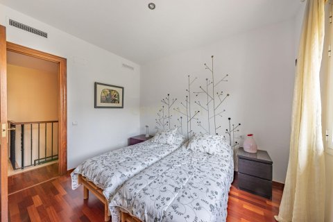 Сasa de 4 dormitorios en venta en Cabrils, Barcelona, Cataluña, Spain № 8429 - foto 26