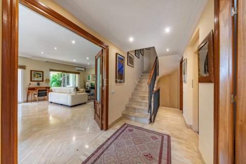 Сasa de 4 dormitorios en venta en Cabrils, Barcelona, Cataluña, Spain № 8429 - foto 17