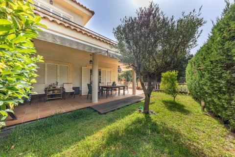 Сasa de 4 dormitorios en venta en Cabrils, Barcelona, Cataluña, Spain № 8429 - foto 4