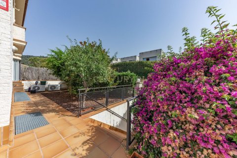 Сasa de 4 dormitorios en venta en Cabrils, Barcelona, Cataluña, Spain № 8429 - foto 5