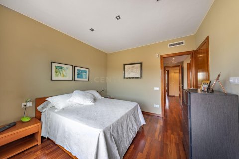 Сasa de 4 dormitorios en venta en Cabrils, Barcelona, Cataluña, Spain № 8429 - foto 23
