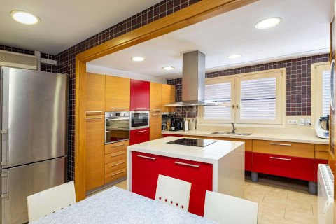 Apartamento de 5 dormitorios en venta en L'Ametlla del Vallès, Barcelona, Cataluña, Spain № 8432 - foto 16