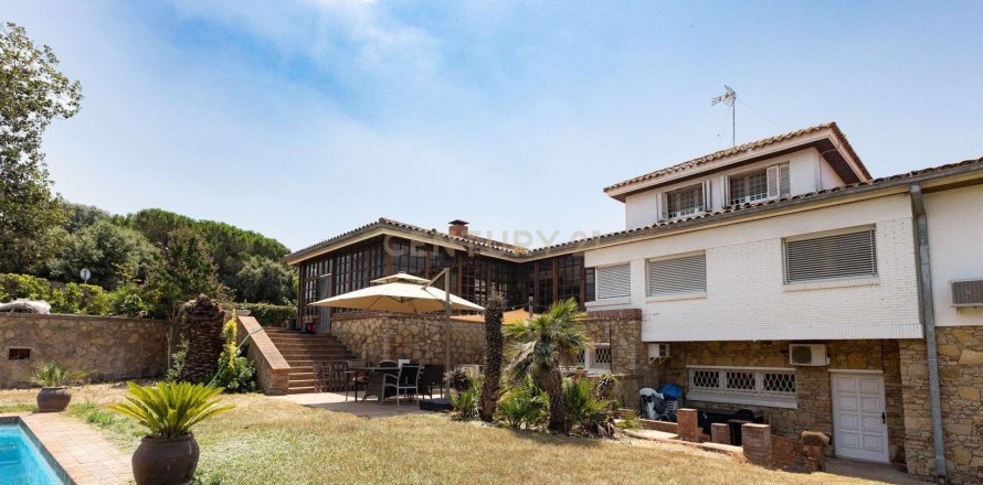 Apartamento de 5 dormitorios en venta en L'Ametlla del Vallès, Barcelona, Cataluña, Spain № 8432