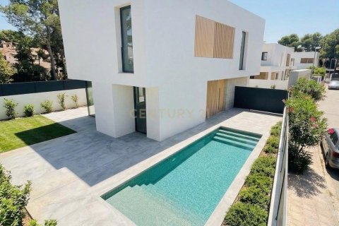 Сasa de 4 dormitorios en venta en Sant Pere de Ribes, Barcelona, Cataluña, Spain № 8428