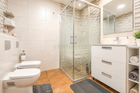 Apartamento de 4 dormitorios en venta en Montgat, Barcelona, Cataluña, Spain № 8430 - foto 9