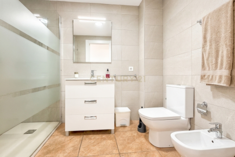 Apartamento de 4 dormitorios en venta en Montgat, Barcelona, Cataluña, Spain № 8430 - foto 7